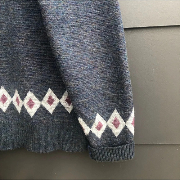 Vintage V-Neck Sweater - Diamond Pattern - lightweight knit  - two tone - L - Picture 3 of 4